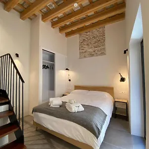 Oma Apartment